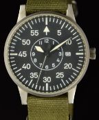 Unnamed military aviator observer style gentleman's automatic wristwatch with date aperture,