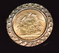A 1899 gold half sovereign, in 9ct gold brooch mount, 6.6g