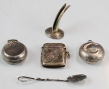 Two hallmarked silver sovereign holders, one Victorian one Edward VII, hallmarked silver vesta case,