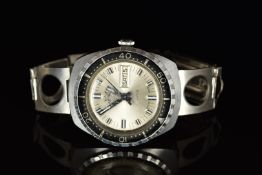 Smiths Astral skin diver gentleman's wristwatch with day and date aperture, luminous hands and