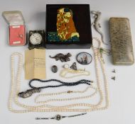 A collection of jewellery including 9ct gold pendant set with a diamond and rubies, 9ct gold ring (