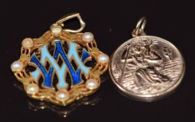 A 9ct gold St Christopher and a 9ct gold pendant set with enamel and split pearls, 7.4g