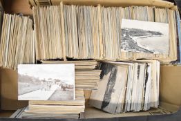 Approximately 1600 early 20thC and later topographical postcards mostly relating to South Western