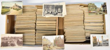 Approximately 2000 early 20thC and later topographical postcards mostly relating to England the