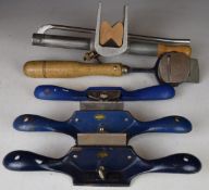 Five Record woodworking scrapers comprising two 080, A151, 070 and one other with integral clamp