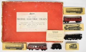 Rovex 00 gauge Princess Elizabeth model railway set comprising locomotive, tender and two coaches,