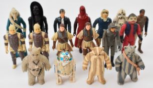 Sixteen Kenner vintage Star Wars figures to include Emperor's Royal Guard, Dengar, R2-D2, Princess