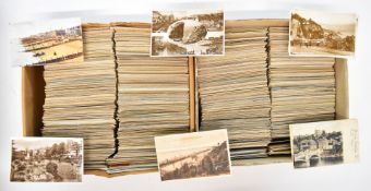 Approximately 2200 early 20thC and later topographical postcards mostly relating to Southern