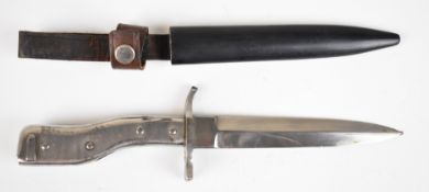Copy German WW1 ersatz all steel bayonet with 15cm blade and scabbard. PLEASE NOTE ALL BLADED