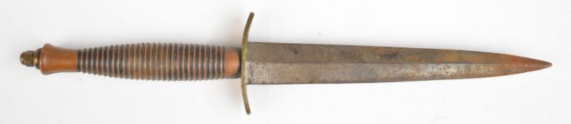 Fairbairn Sykes pattern fighting knife, with 17cm double edged blade. PLEASE NOTE ALL BLADED ITEMS