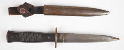 German WW1 fighting knife with wooden grips, Gottliebre Hammesfahrt Solingen Foch to ricasso, 15.5cm