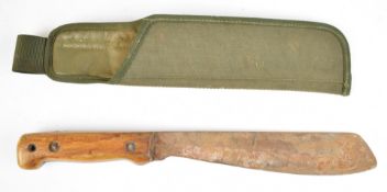 British Army machete with wooden grip, 25cm blade and sheath. PLEASE NOTE ALL BLADED ITEMS ARE