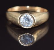 An 18k gold ring set with cubic zirconia, 5.4g, size S