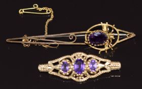 Edwardian 9ct gold brooch in the form of a spider (4g, 6.5cm) and a 9ct gold brooch set with three