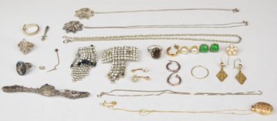 A 9ct gold locket and chain (2.4g), 9ct gold belly button stud (1g), three silver rings, Thomas Sabo