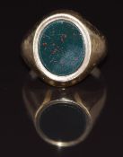 A 9ct gold signet ring set with bloodstone, 4.5g, size K