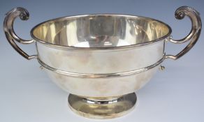 George V hallmarked silver twin handled punch or similar bowl of plain design, London 1924, maker