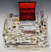 A collection of jewellery including mother of pearl necklace, 9ct gold on silver signet ring, two