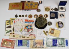 A quantity of various commemorative crowns etc, some in presentation packs