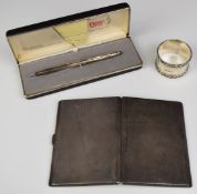 Art Deco hallmarked silver cigarette case with engine turned decoration and gilt interior,