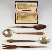 Cased hallmarked silver child's dressing table set comprising mirror and brush, Birmingham 1926,