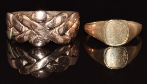 A 9ct rose gold keeper ring (size M) and a 9ct gold signet ring, 3g, size F