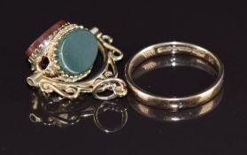 A 9ct gold wedding band / ring (1.6g, size K) and a 9ct gold swivel fob set with bloodstone,