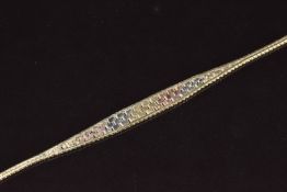 A 9ct gold tri-coloured bracelet, 7.1g, 19cm long