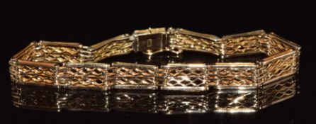 A c1910 15ct rose gold gate bracelet, 12.9g, 17cm long