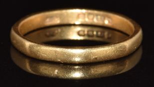 A 22ct gold wedding band / ring, 2.8g ,size N