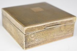 Art Deco hallmarked silver cigarette case with engine turned decoration to lid, Birmingham 1934,