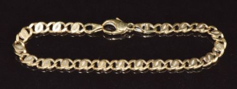 A 9ct gold curb link bracelet, 11.7g, 19cm long