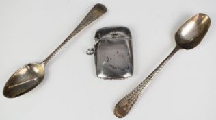 Two Georgian hallmarked silver bright cut teaspoons, together with a George V hallmarked silver