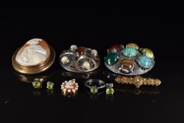 Victorian brooch set with a cameo, 15ct gold brooch set with a split pearl (3g), Sphinx brooch,