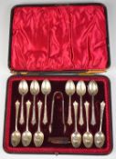 Cased set of 12 Victorian hallmarked silver teaspoons and sugar tongs, Sheffield 1897, maker
