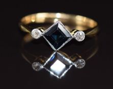 Art Deco 18ct gold ring set with a sapphire and diamonds, 1.7g, size L