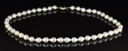 A single strand of cultured pearls with 9ct gold clasp, 40cm long