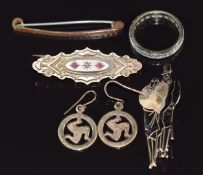 Three 9ct gold brooches (5g), a 9ct gold eternity ring (3.1g, size O) and a pair of 9ct gold