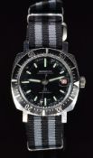 Seawatch gentleman's diver's wristwatch with date aperture, luminous hands and hour markers, black
