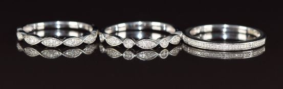 Three 9ct white gold rings set with diamonds, 5.4g, size P