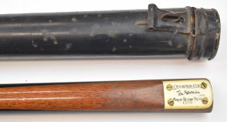 Tom Newman 'World's Record Break 1370' ash snooker cue with faux ivory badge, length 144cm, in metal