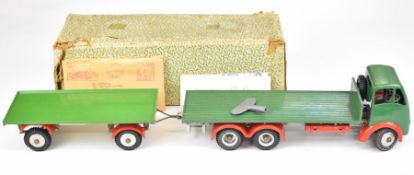 Shackleton Toys clockwork model Foden FG6 with green body and red arches, 8 ton Dyson Trailer,
