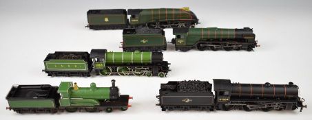 Five LNER and similar 00 gauge model railway locomotives comprising Bachmann BR B1 Oryx, Bachmann