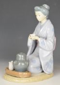 Lladro figurine depicting the Japanese tea ceremony, H23cm