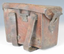 German WW1 era leather pouch, for a medic, maker's stamp Goerzag, Berlin to front