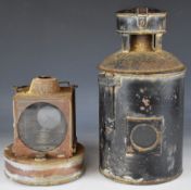 BR (W) railway signal lamp in original container, marked BR (W) to cap, height 34cm