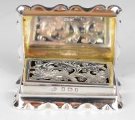 Edward VII hallmarked silver vinaigrette, with shaped edges and pierced and engraved inner cover,
