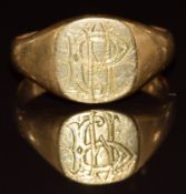 Edwardian 18ct gold signet ring, Birmingham 1905, 8.3g, size V