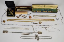 A collection of costume jewellery including Art Deco bracelet, silver brooch, Art Deco silver