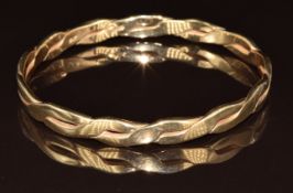 A 9ct gold plaited bangle, 31.7g, 6.5cm